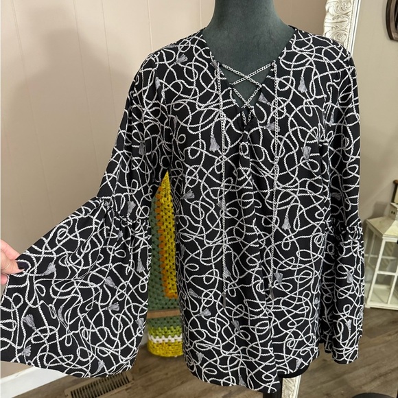 Michael Kors • Chain Detail Bell Sleeve Boho Top - Picture 2 of 11